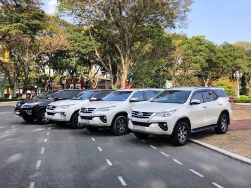 Thuê xe Huy Đạt cung cấp dịch vụ xe 7 chỗ từ sân bay Tân Sơn Nhất đi công tác xa chất lượng cao